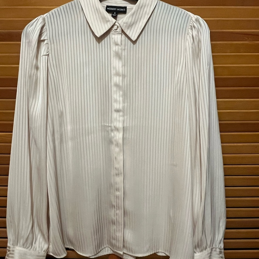 Women's Cream Colored Blouse